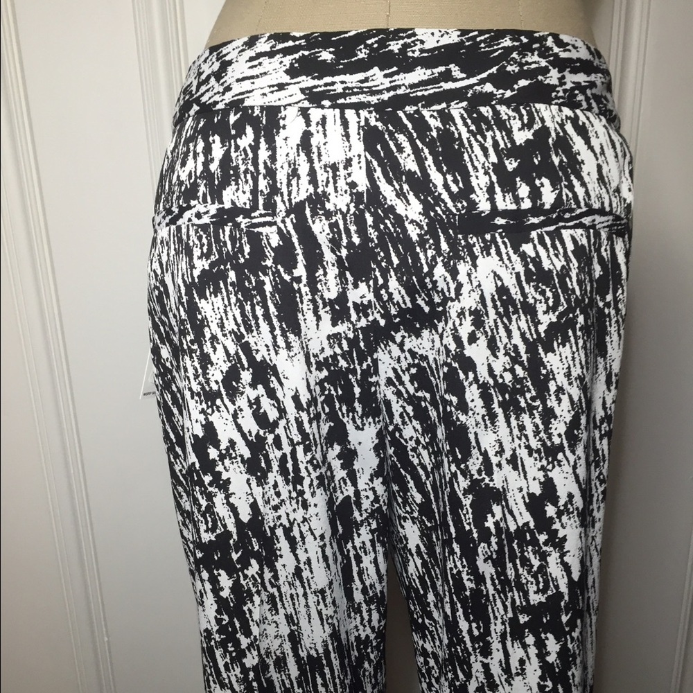 DKNY Black& White Lightweight Crop Pants - Picture 4 of 4